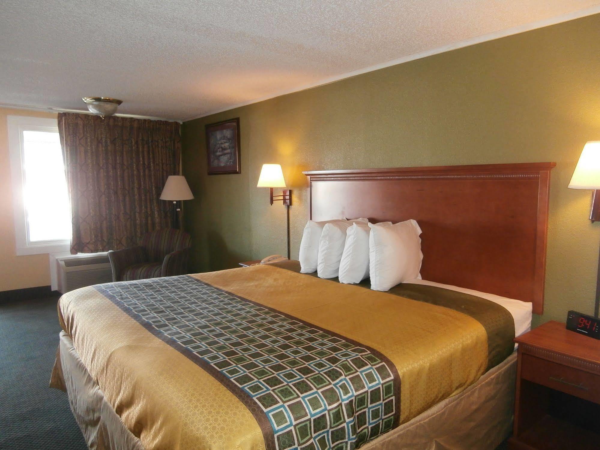 America'S Best Value Inn Conyers Exterior photo